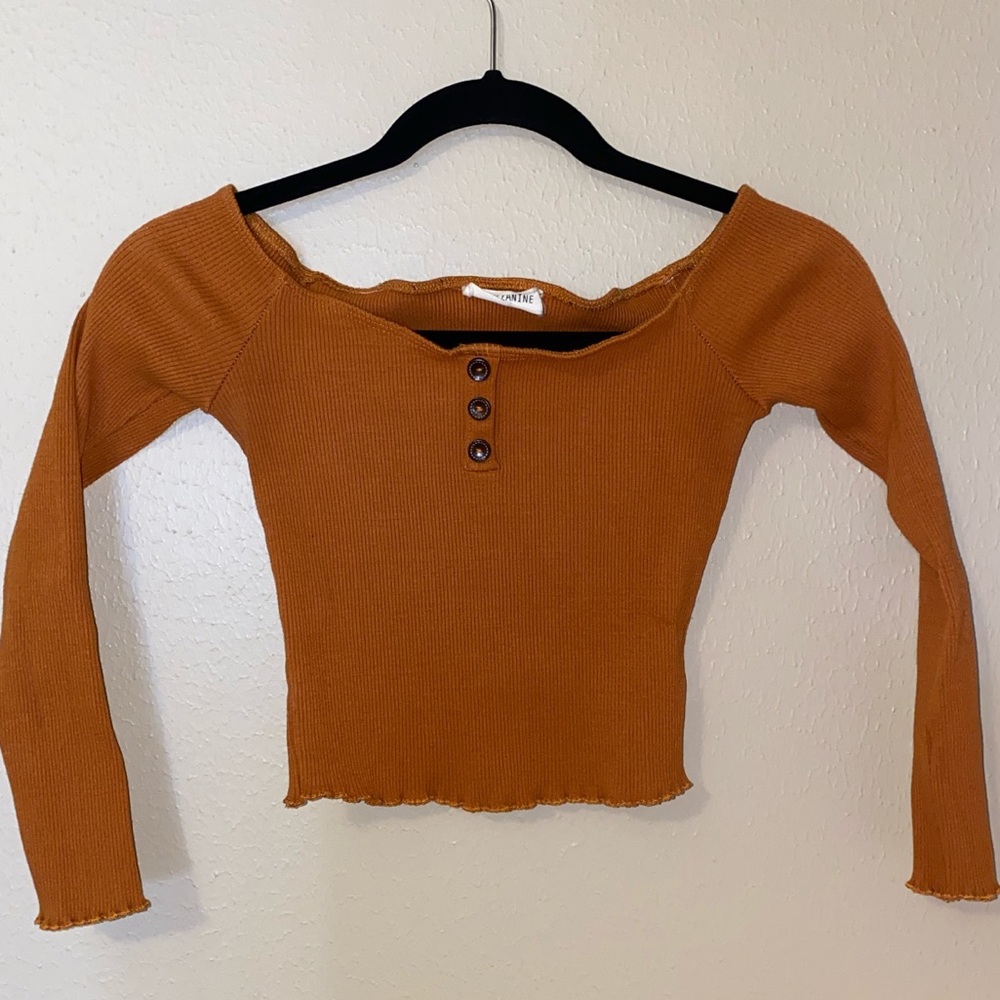 Size M Off the Shoulder Top